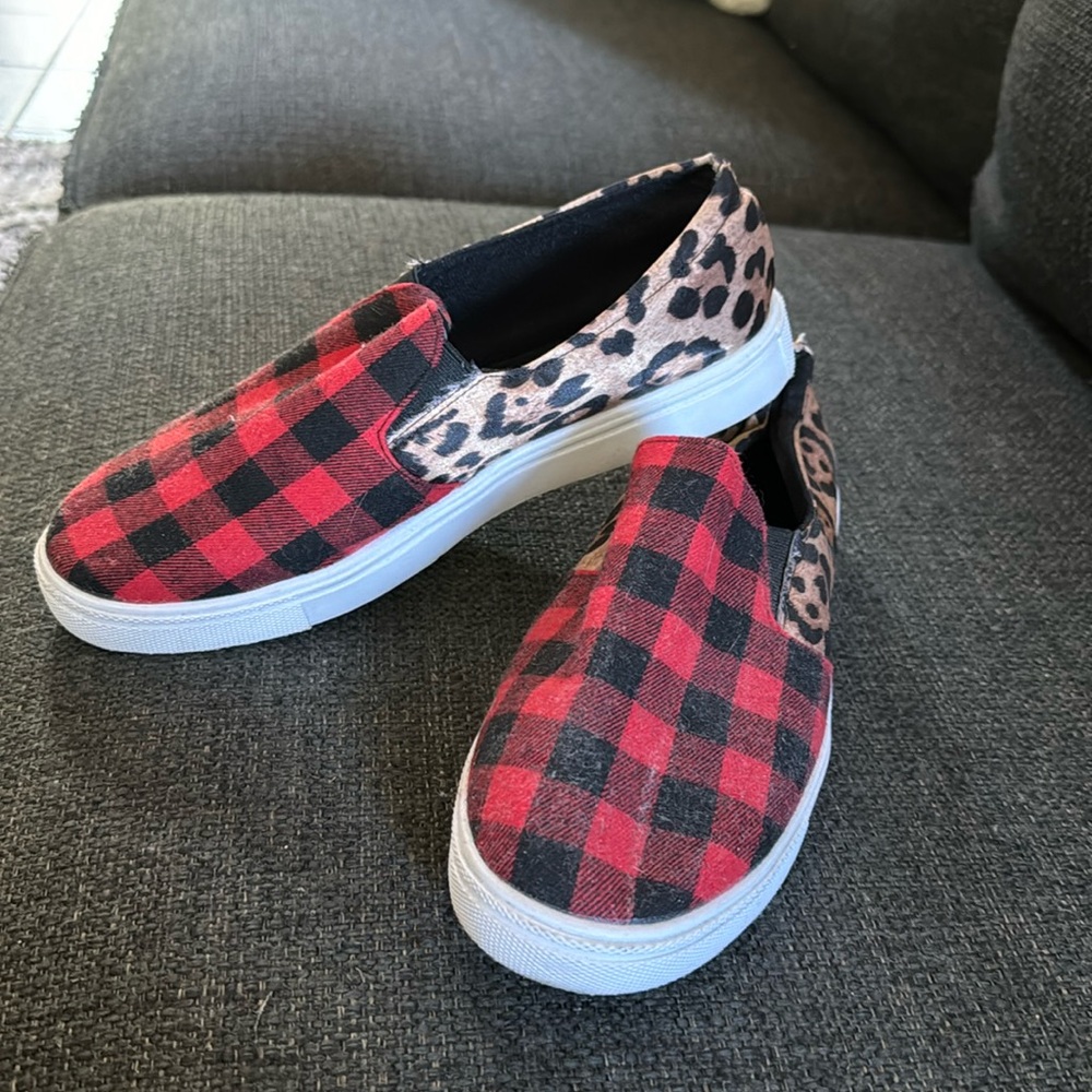 Woman slip on size 9